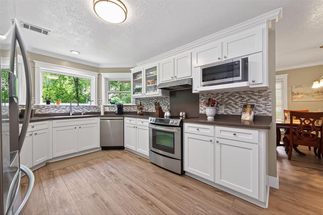 130 N Fairway Loop, Coldspring, TX 77331