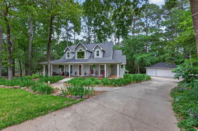 130 N Fairway Loop, Coldspring, TX 77331