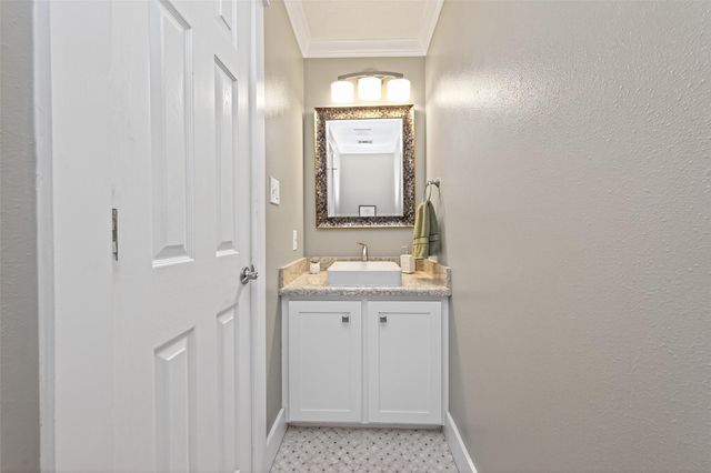 130 N Fairway Loop, Coldspring, TX 77331