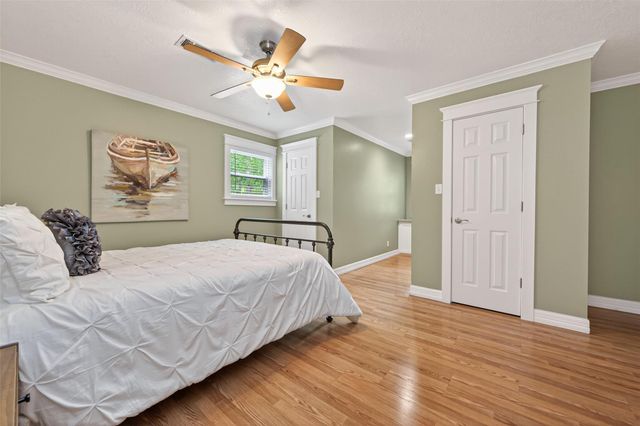 130 N Fairway Loop, Coldspring, TX 77331