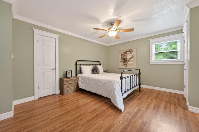 130 N Fairway Loop, Coldspring, TX 77331