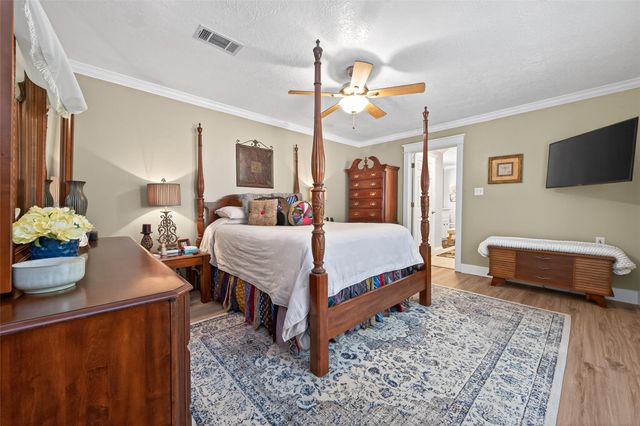 130 N Fairway Loop, Coldspring, TX 77331