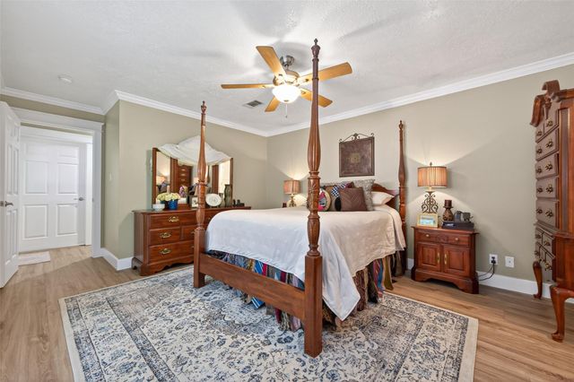 130 N Fairway Loop, Coldspring, TX 77331