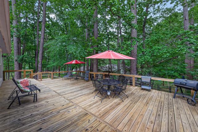 130 N Fairway Loop, Coldspring, TX 77331