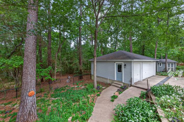 130 N Fairway Loop, Coldspring, TX 77331