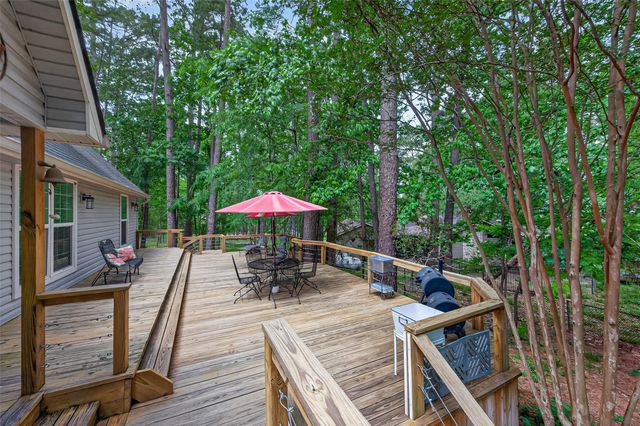 130 N Fairway Loop, Coldspring, TX 77331