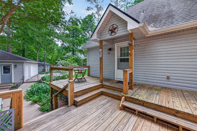 130 N Fairway Loop, Coldspring, TX 77331