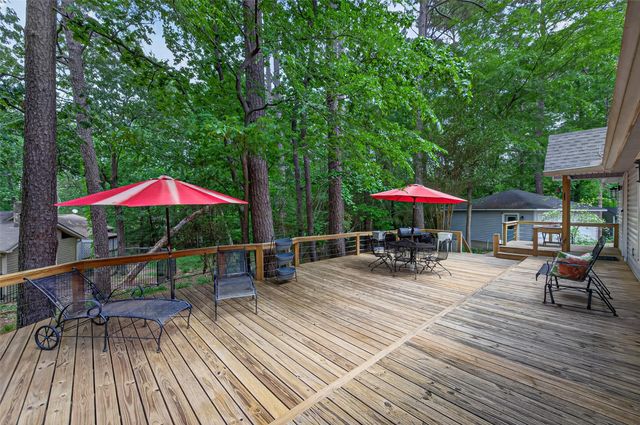 130 N Fairway Loop, Coldspring, TX 77331