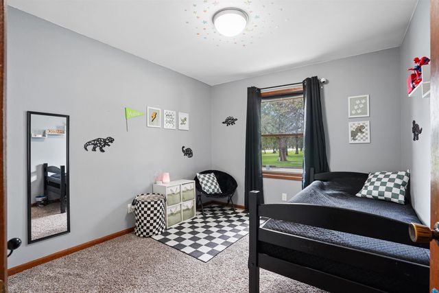 118 St. Croix Drive, Waterloo, IA 50703