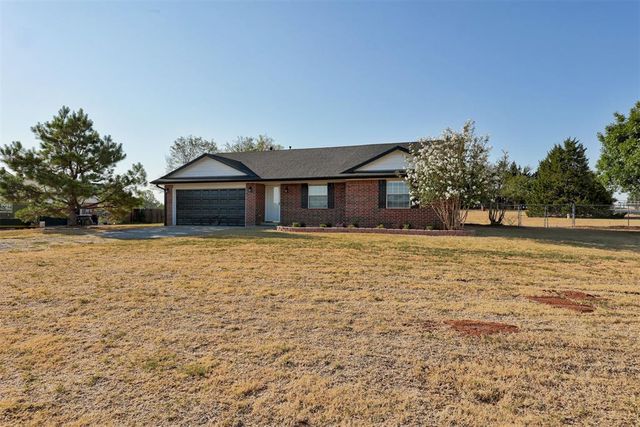 2371 Holden Lane, Blanchard, OK 73010