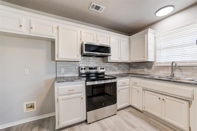 2371 Holden Lane, Blanchard, OK 73010