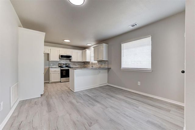 2371 Holden Lane, Blanchard, OK 73010