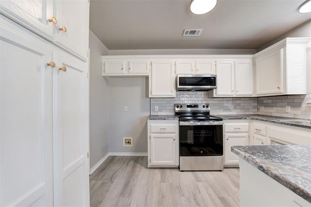 2371 Holden Lane, Blanchard, OK 73010