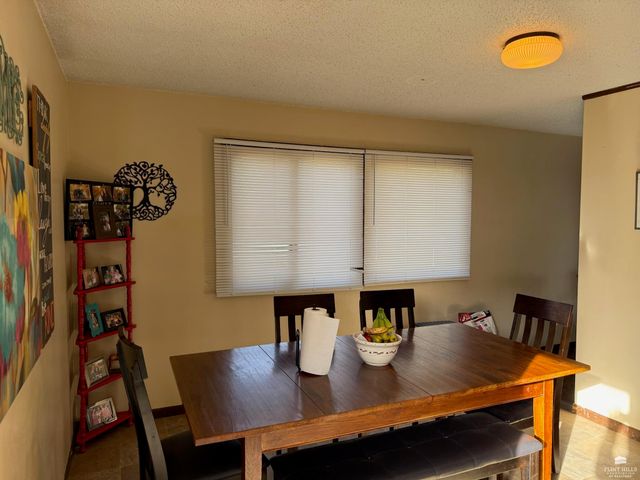 1717 Denholm, Manhattan, KS 66502