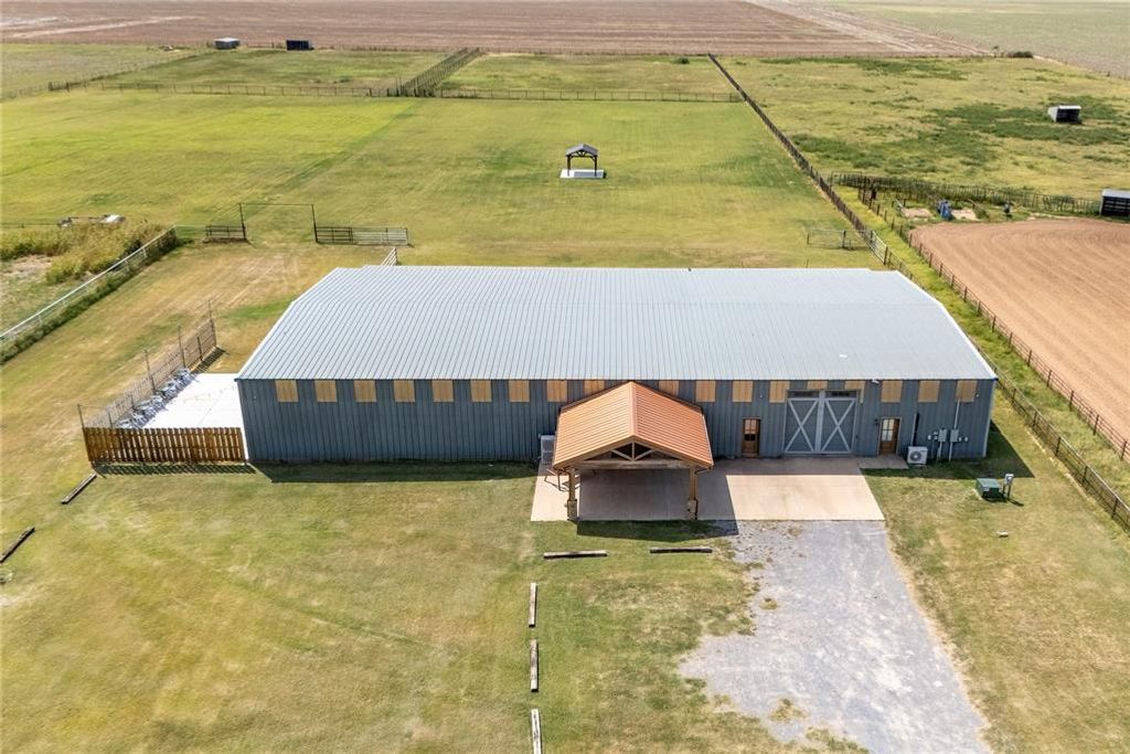 20500 N 2810 Road, Kingfisher, OK 73750
