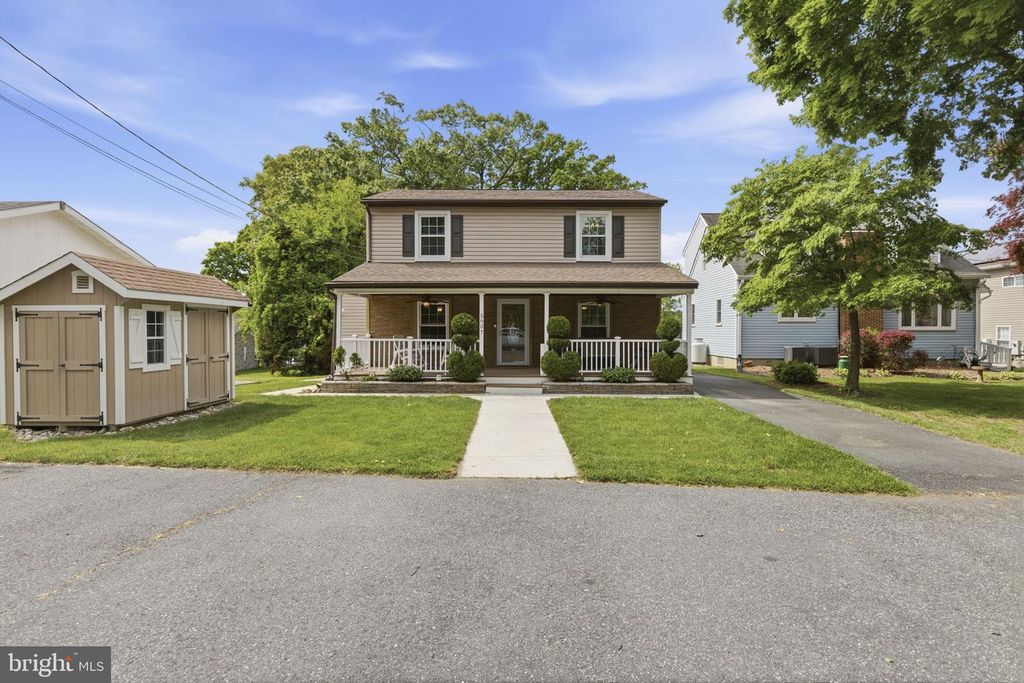 Image 3 of property listing at 5907 LORELEY BEACH RD, White Marsh, MD 21162