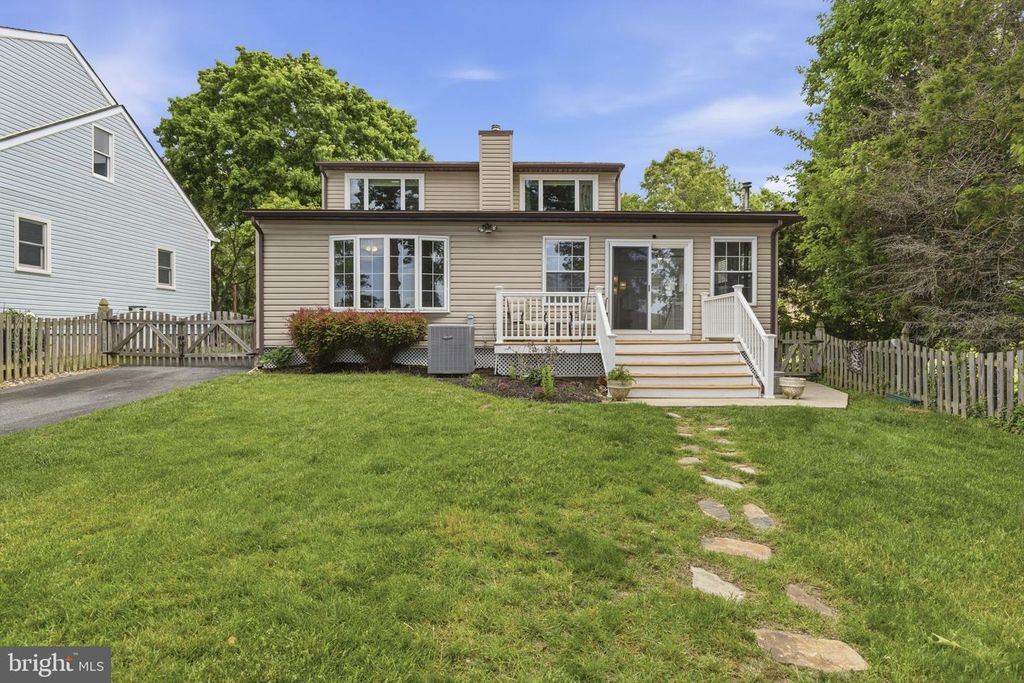 Image 43 of property listing at 5907 LORELEY BEACH RD, White Marsh, MD 21162