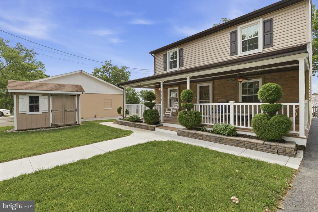 Image 5 of property listing at 5907 LORELEY BEACH RD, White Marsh, MD 21162