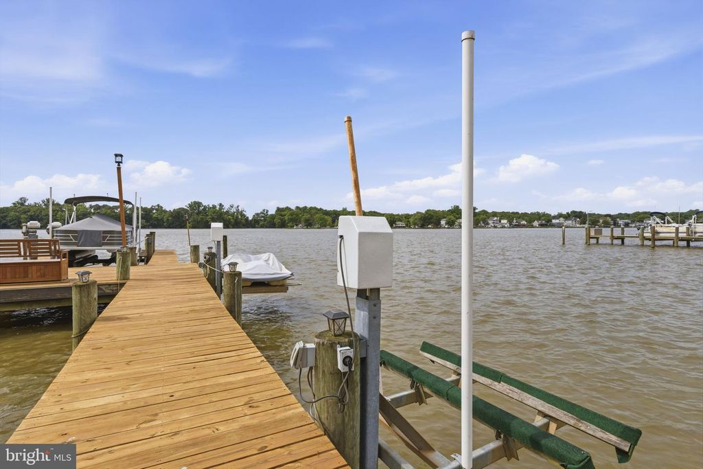 Image 54 of property listing at 5907 LORELEY BEACH RD, White Marsh, MD 21162