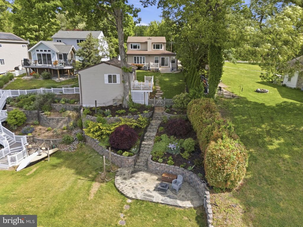Image 64 of property listing at 5907 LORELEY BEACH RD, White Marsh, MD 21162