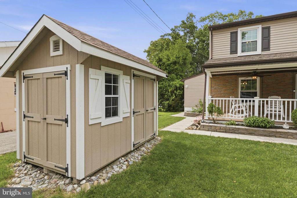 Image 7 of property listing at 5907 LORELEY BEACH RD, White Marsh, MD 21162