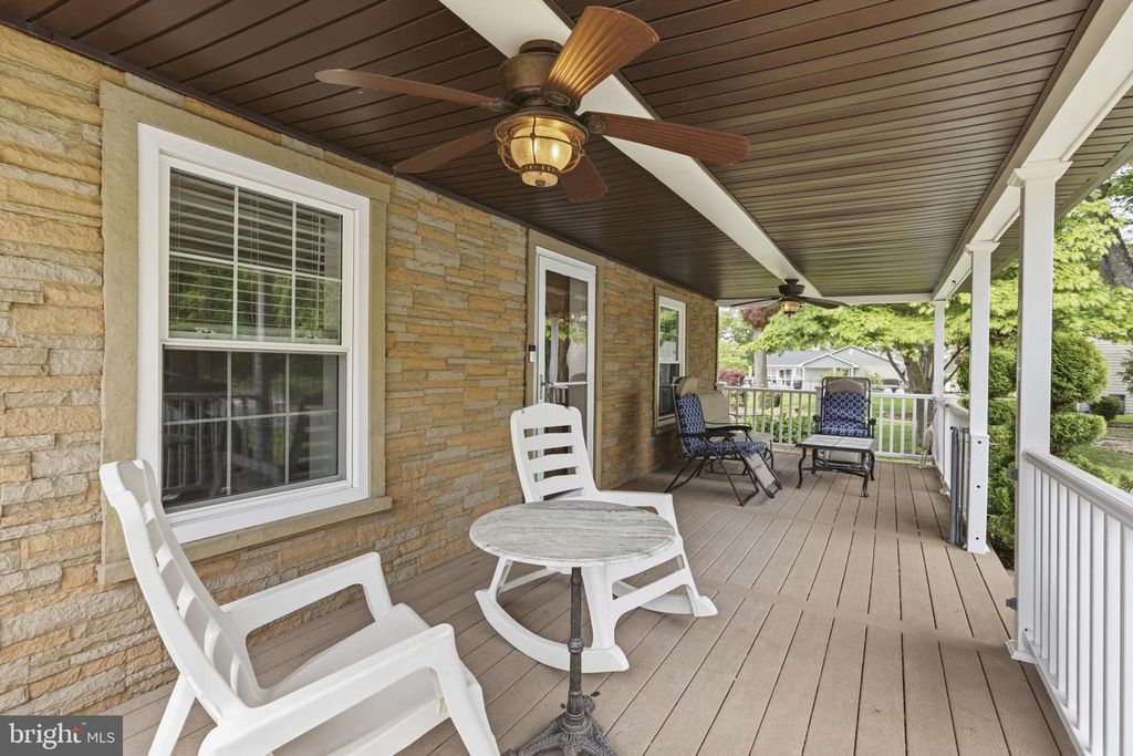 Image 8 of property listing at 5907 LORELEY BEACH RD, White Marsh, MD 21162