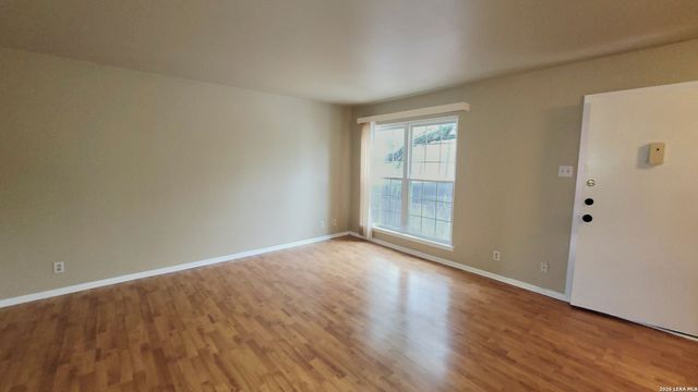 8702 Village Dr Apt 1201, San Antonio, TX 78217
