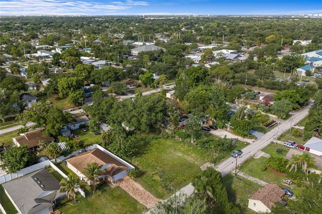 2930 HAWTHORNE STREET, Sarasota, FL 34239
