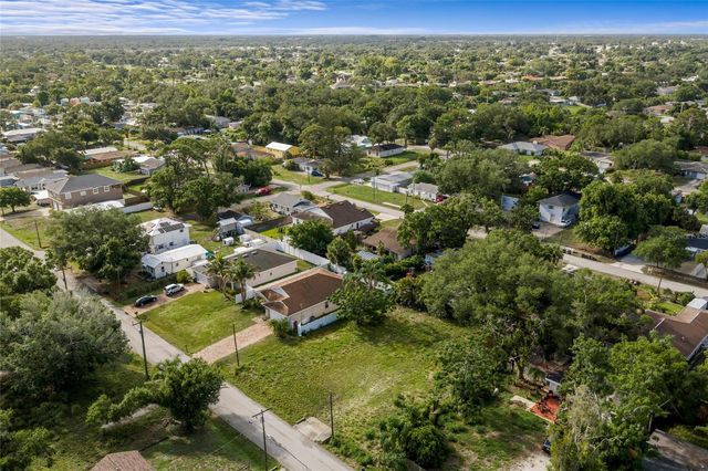 2930 HAWTHORNE STREET, Sarasota, FL 34239