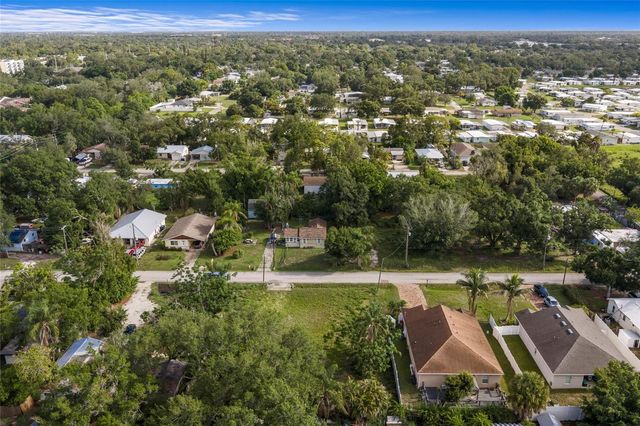 2930 HAWTHORNE STREET, Sarasota, FL 34239