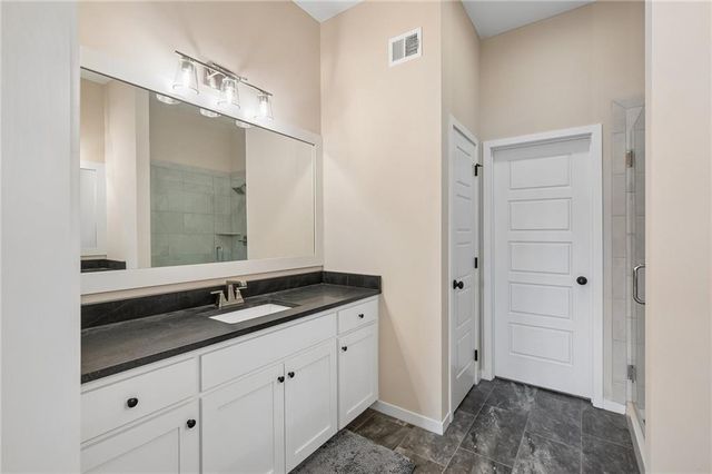 11901 S Tallgrass Drive 700, Olathe, KS 66061