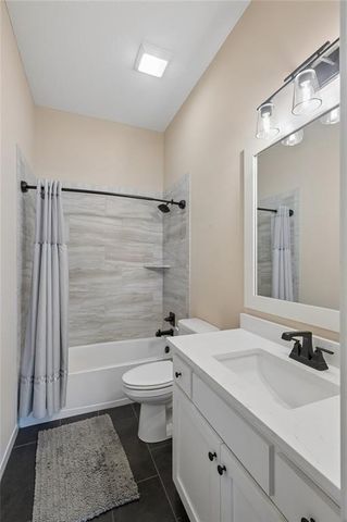 11901 S Tallgrass Drive 700, Olathe, KS 66061