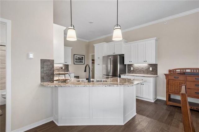 11901 S Tallgrass Drive 700, Olathe, KS 66061