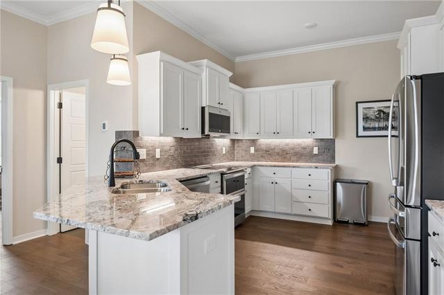 11901 S Tallgrass Drive 700, Olathe, KS 66061