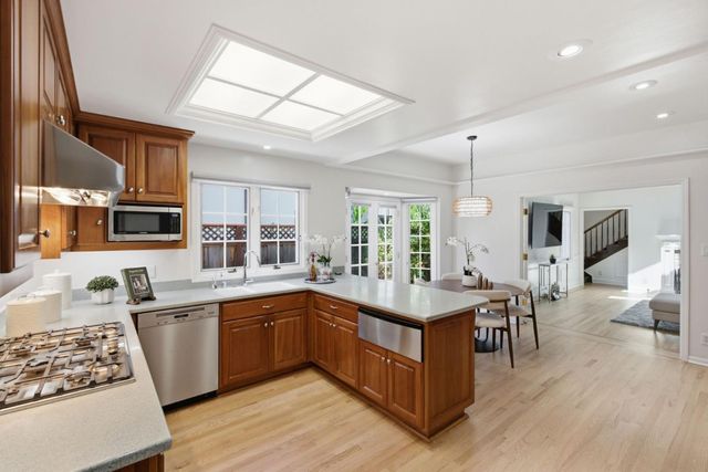341 Arlington Road, Redwood City, CA 94062
