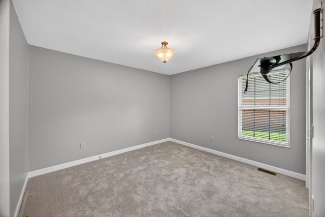 205 Hearthstone Dr, Sparta, TN 38583