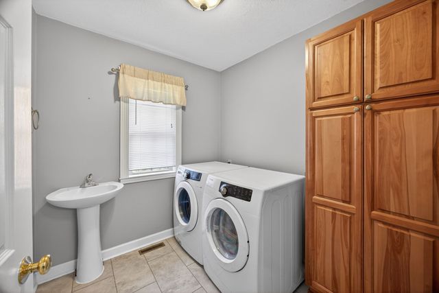 205 Hearthstone Dr, Sparta, TN 38583