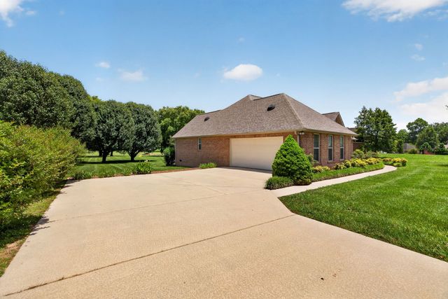 205 Hearthstone Dr, Sparta, TN 38583