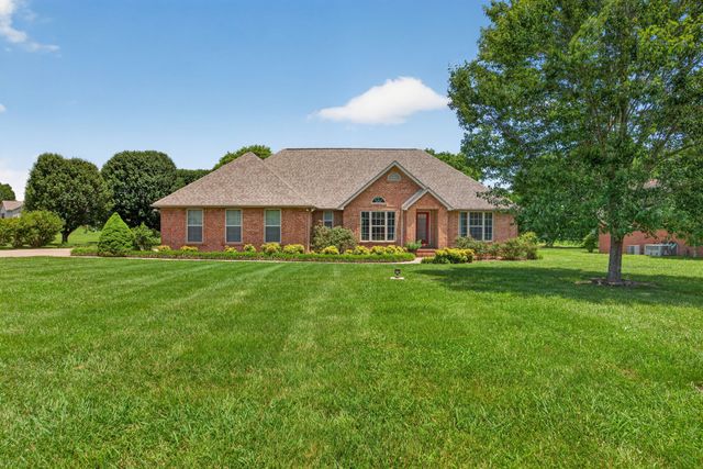 205 Hearthstone Dr, Sparta, TN 38583