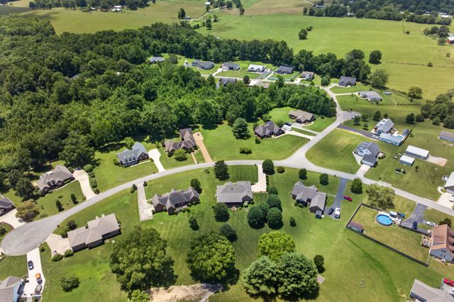 205 Hearthstone Dr, Sparta, TN 38583
