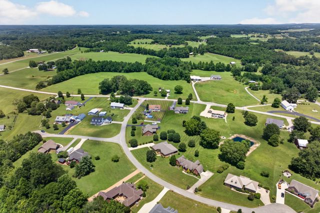 205 Hearthstone Dr, Sparta, TN 38583