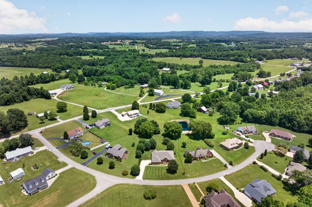 205 Hearthstone Dr, Sparta, TN 38583