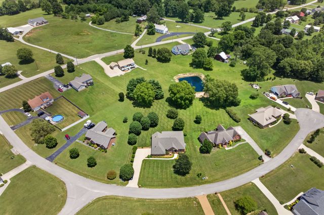 205 Hearthstone Dr, Sparta, TN 38583