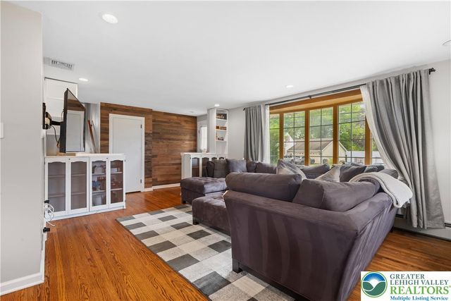 300 South 9th Street, Quakertown Boro, PA 18951
