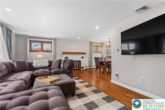 300 South 9th Street, Quakertown Boro, PA 18951
