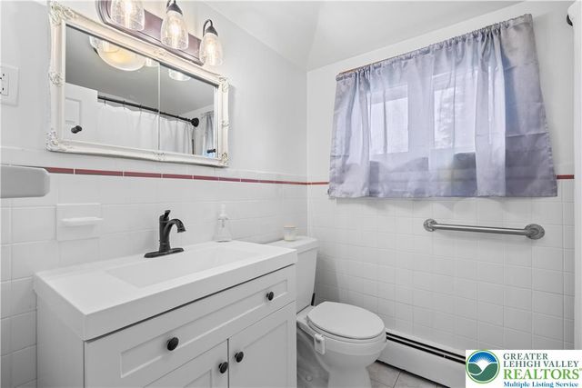 300 South 9th Street, Quakertown Boro, PA 18951