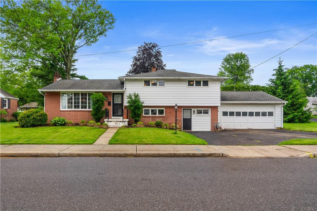300 South 9th Street, Quakertown Boro, PA 18951