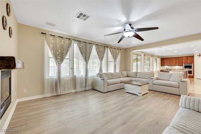 5817 Ponderosa Verde Place, Las Vegas, NV 89131