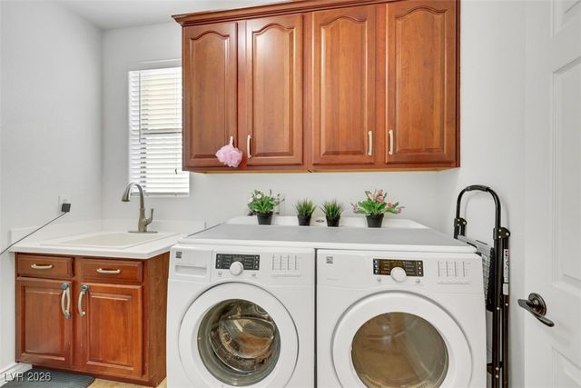 5817 Ponderosa Verde Place, Las Vegas, NV 89131