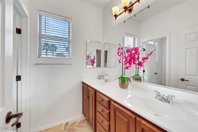 5817 Ponderosa Verde Place, Las Vegas, NV 89131